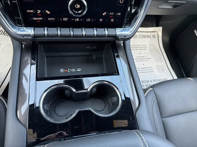 Certified 2025 GMC Yukon Elevation w/ LPO, Elevation Black Package AWD/4WD image 32