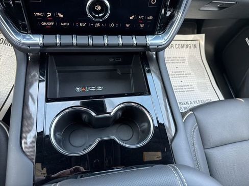 Used 2025 GMC Yukon Elevation w/ LPO, Elevation Black Package image 32