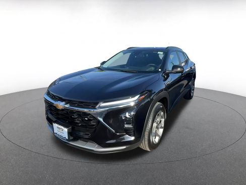 Used 2025 Chevrolet Trax LT image 7