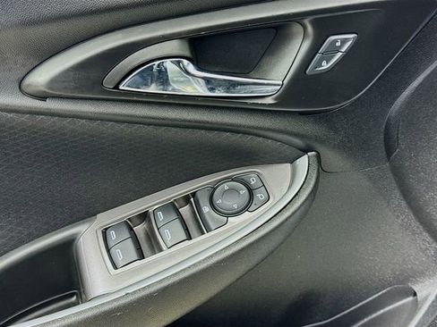 Used 2025 Chevrolet Malibu RS FWD image 18