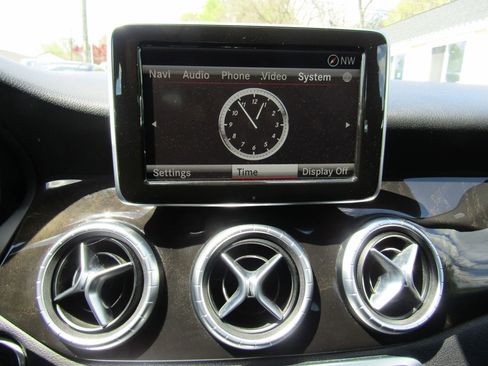 Used 2014 Mercedes-Benz CLA 250 image 19