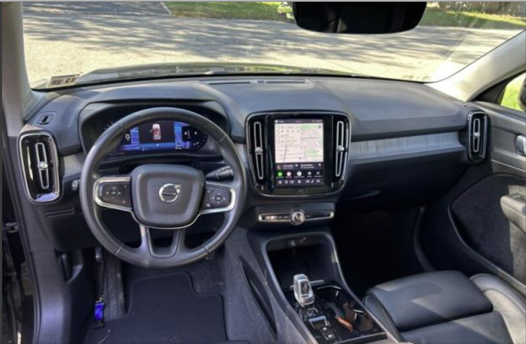 Used 2024 Volvo XC40 B5 Plus w/ Climate Package AWD/4WD image 7
