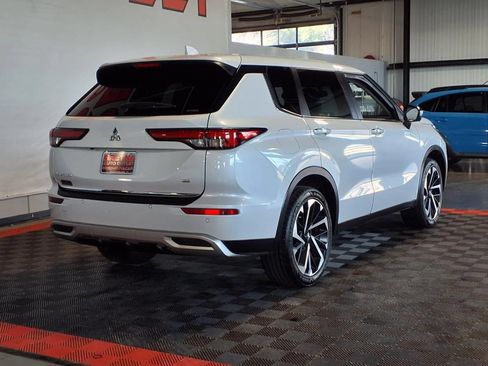 Used 2022 Mitsubishi Outlander SE AWD/4WD image 8