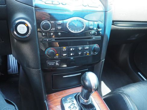 Used 2014 INFINITI QX70 AWD w/ Premium Package image 24