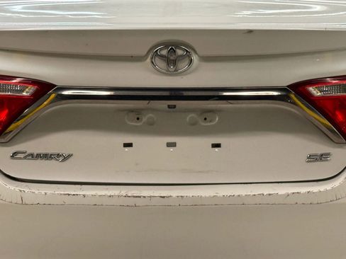 Used 2017 Toyota Camry SE FWD image 11