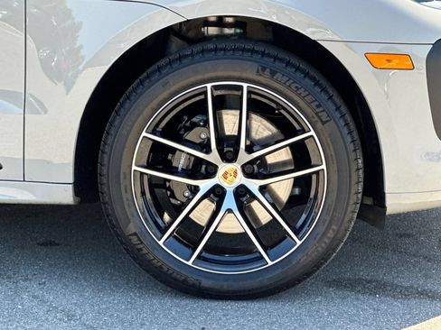 Certified 2025 Porsche Macan S AWD/4WD image 41