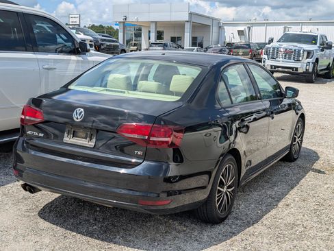 Used 2018 Volkswagen Jetta Wolfsburg Edition FWD image 4