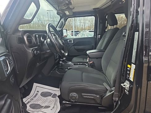 Used 2021 Jeep Gladiator Willys image 11
