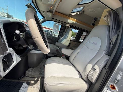 Used 2007 Chevrolet Express 3500 Extended w/ Power and Light Package RWD image 9