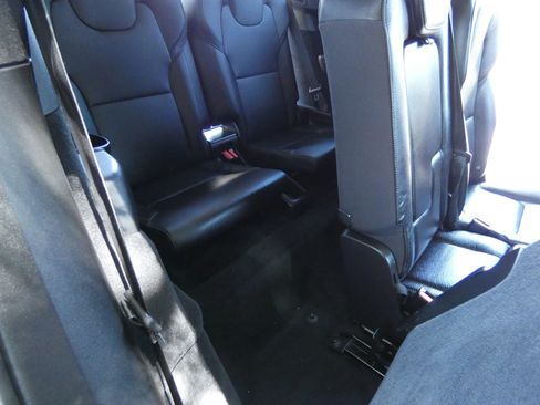 Used 2018 Volvo XC90 T6 Momentum w/ Convenience Package image 35