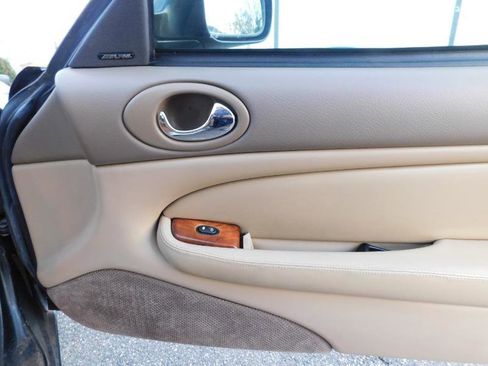 Used 2002 Jaguar XK8 Convertible image 13