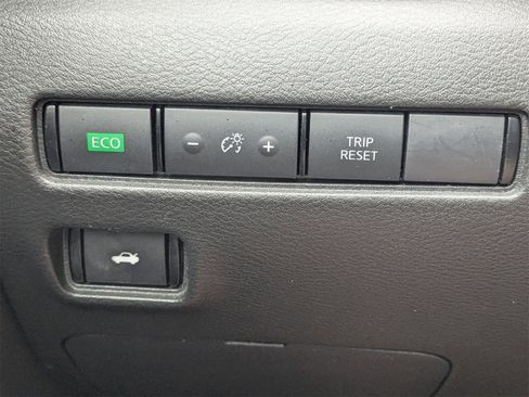 Used 2024 Nissan Sentra SV image 25