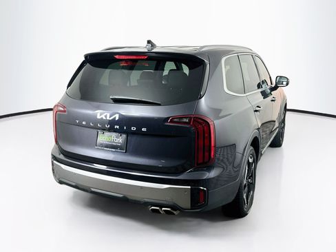 Used 2025 Kia Telluride S FWD image 9