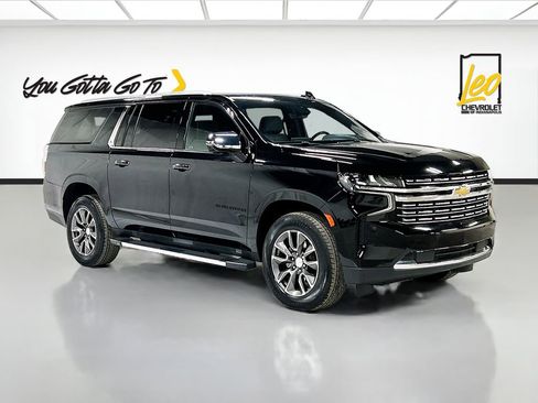 Used 2022 Chevrolet Suburban Premier image 3