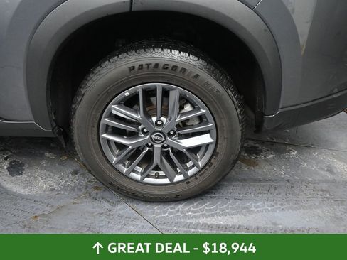 Used 2024 Nissan Rogue S image 16