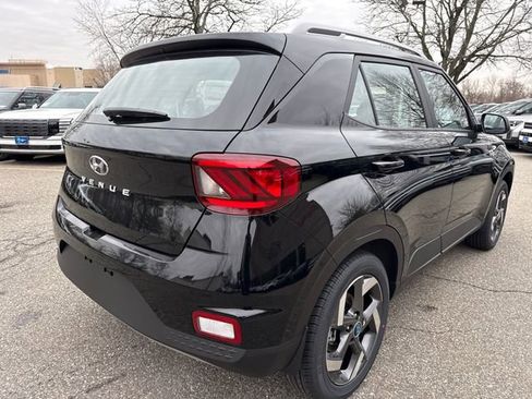 New 2026 Hyundai Venue SEL image 8