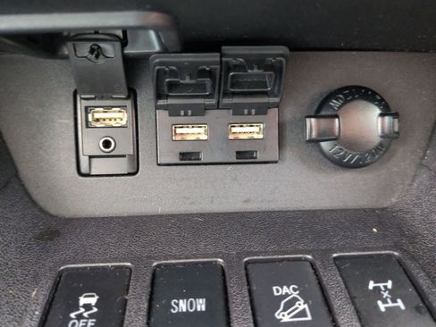 Used 2019 Toyota Highlander Limited image 30