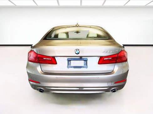 Used 2019 BMW 530e w/ Luxury Package RWD image 5
