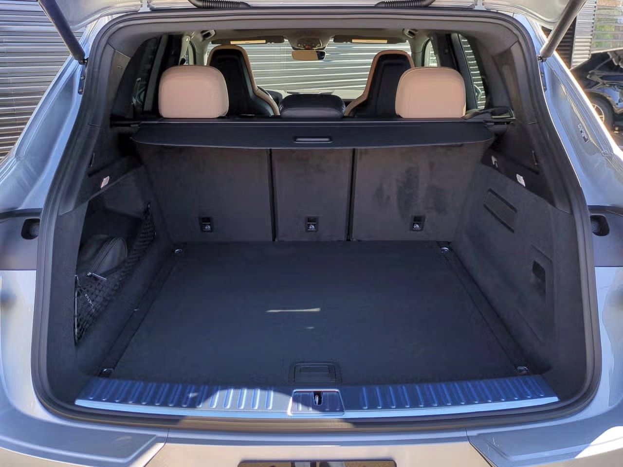 Certified 2026 Porsche Cayenne AWD/4WD image 21