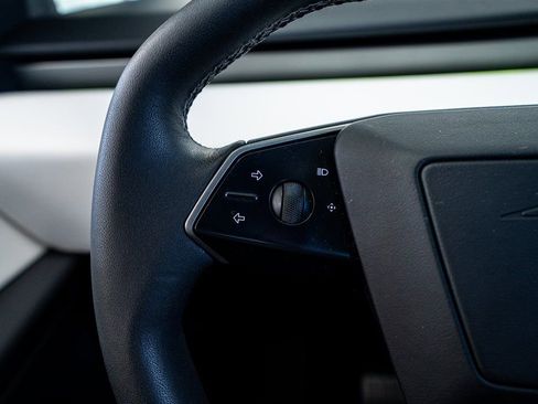 Used 2024 Tesla Cybertruck AWD Crew Cab image 37