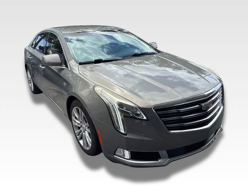 Used 2019 Cadillac XTS Luxury FWD image 2