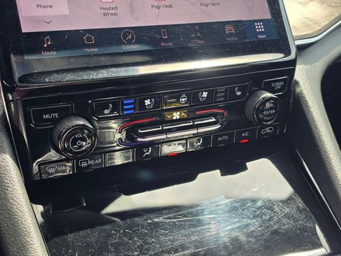 Used 2024 Jeep Grand Cherokee Overland w/ Trailer Tow Package image 28