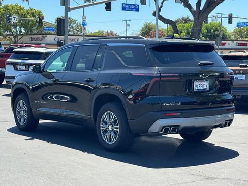 New 2026 Chevrolet Traverse LT w/ Driver Confidence Package FWD image 4
