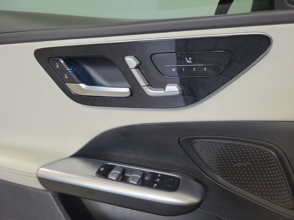 Used 2022 Mercedes-Benz C 300 Sedan image 16
