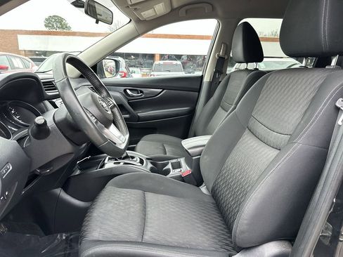 Used 2018 Nissan Rogue SV image 11