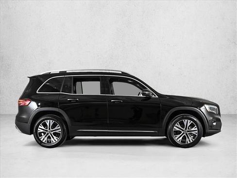 Certified 2025 Mercedes-Benz GLB 250 4MATIC image 4