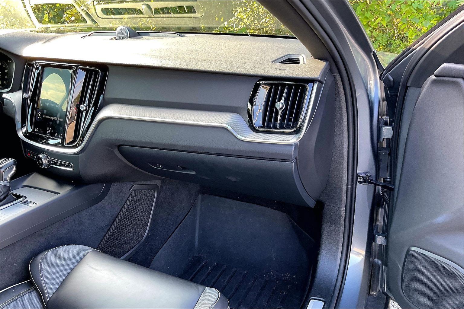Used 2019 Volvo S60 T6 R-Design AWD/4WD image 16
