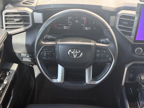 Used 2025 Toyota Tundra Limited AWD/4WD image 16