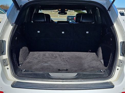 Used 2020 Jeep Grand Cherokee Altitude image 15