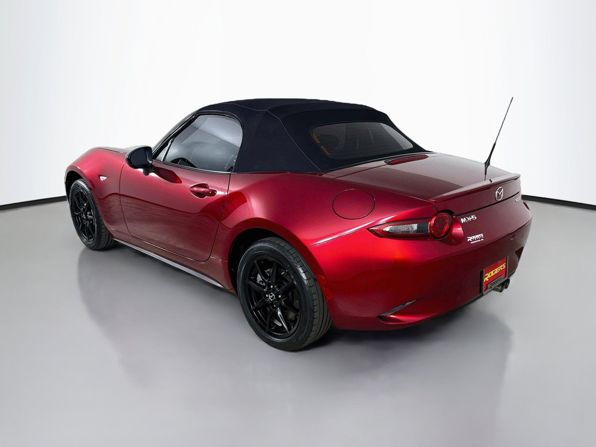 Used 2021 MAZDA MX-5 Miata Sport RWD image 6