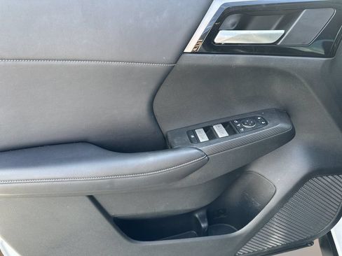 Used 2023 Mitsubishi Outlander SE FWD image 16