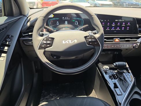 New 2026 Kia Niro FWD image 14
