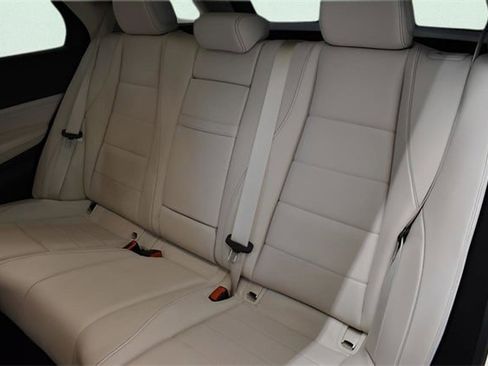 Used 2023 Mercedes-Benz GLE 350 4MATIC w/ AMG Line Exterior image 10