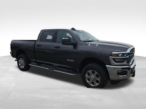 Used 2026 RAM 2500 Big Horn AWD/4WD image 2