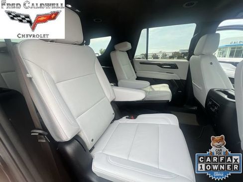 Used 2025 Chevrolet Tahoe Premier AWD/4WD image 32