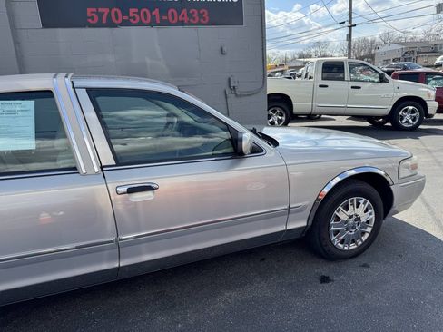 Used 2008 Mercury Grand Marquis GS RWD image 10