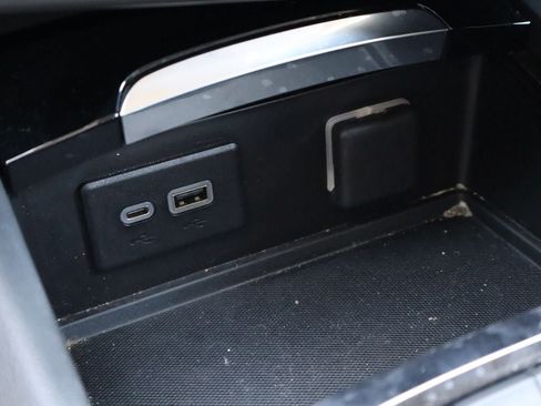Used 2023 Buick Envision Essence FWD image 24