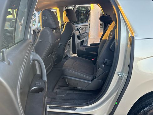 Used 2013 GMC Acadia SLE image 10