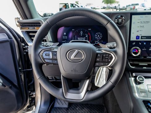 Used 2026 Lexus GX 550 w/ Accessory Package (2T) image 19