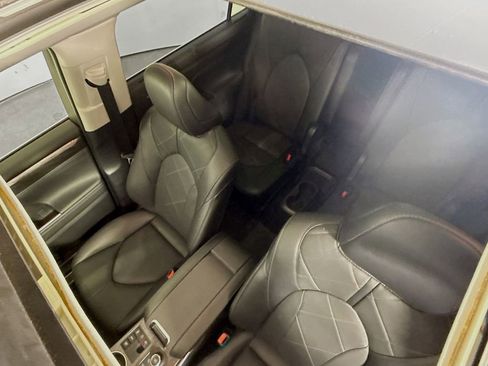 Certified 2024 Toyota Highlander Platinum AWD/4WD image 21