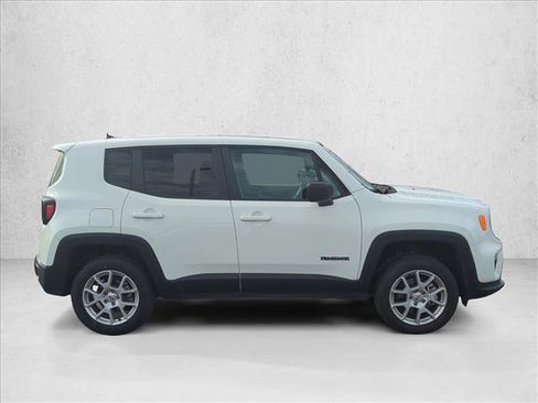 Used 2023 Jeep Renegade Latitude image 4