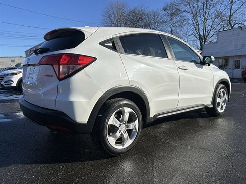 Used 2017 Honda HR-V EX image 4