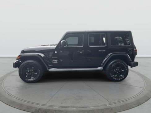 Used 2018 Jeep Wrangler Unlimited Sahara AWD/4WD image 2