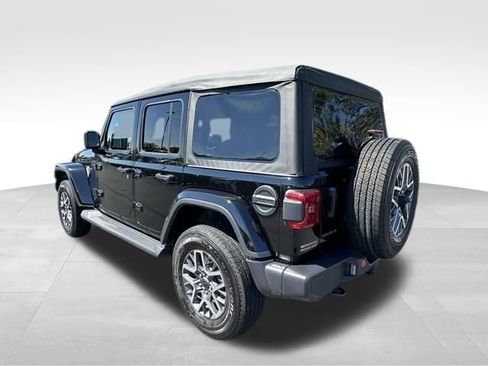 Used 2026 Jeep Wrangler Unlimited Sahara w/ Safety Group AWD/4WD image 5