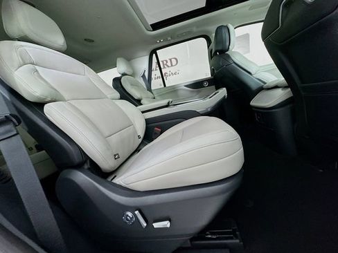 New 2026 Lincoln Navigator Reserve AWD/4WD image 31