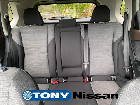 Used 2023 Nissan Rogue SV image 36